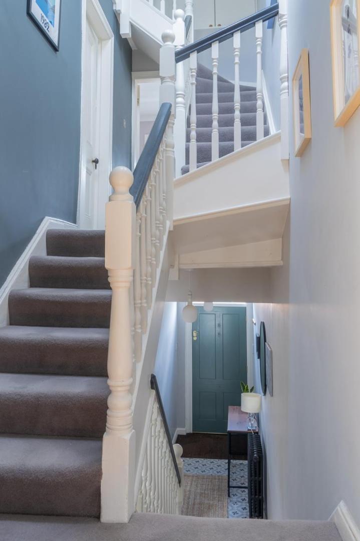 Guest house Guestready - Victorian Redbrick In Heart Of