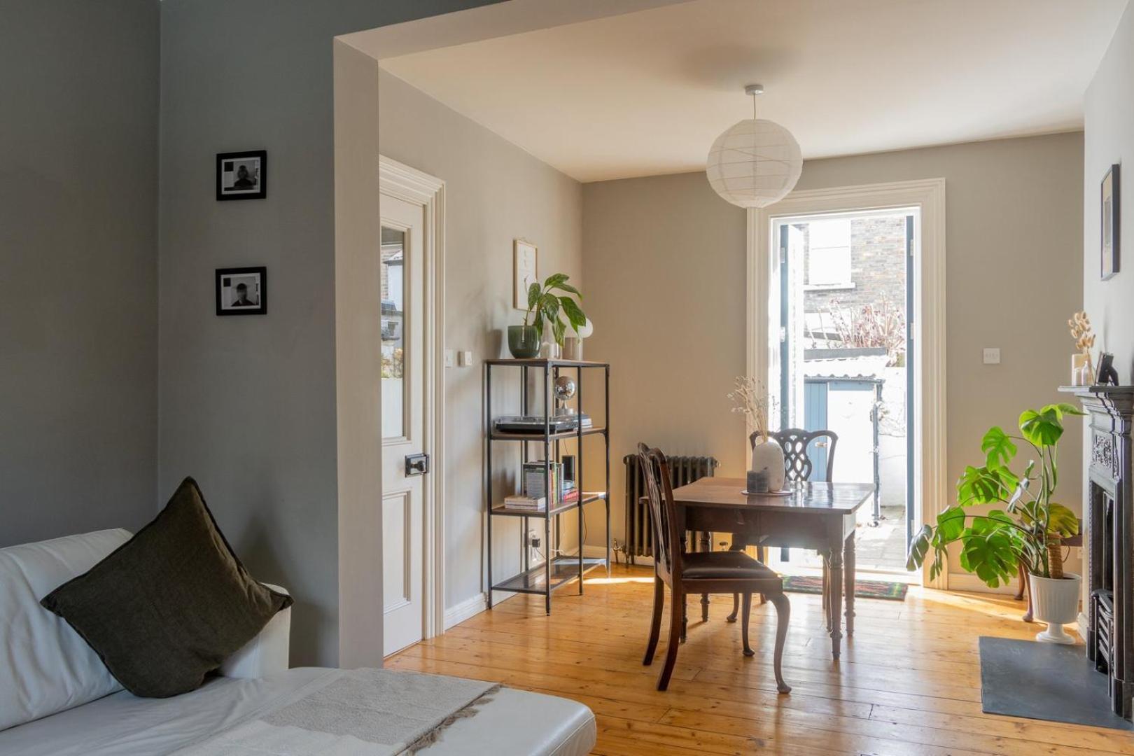 Guest house Guestready - Victorian Redbrick In Heart Of