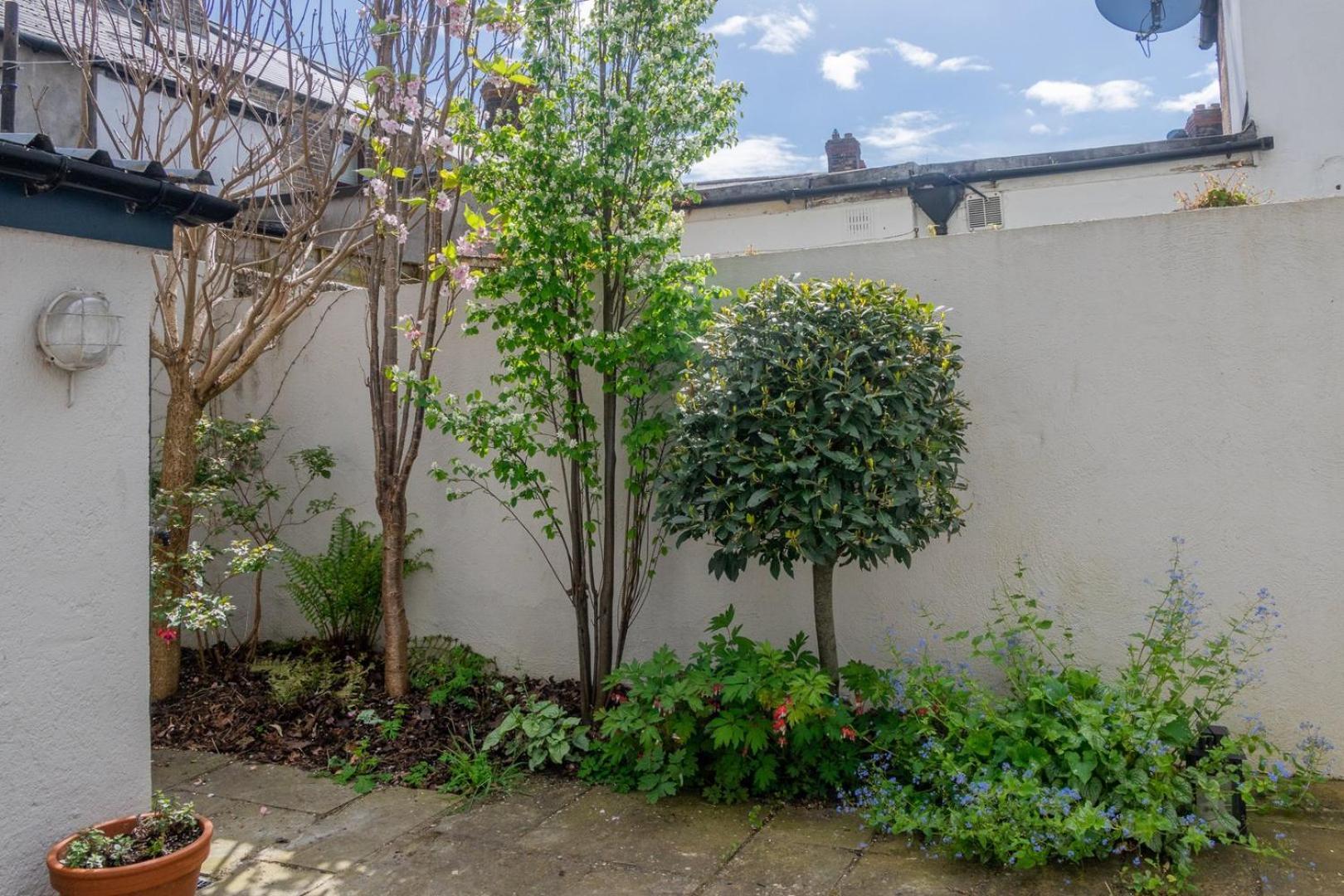 Guest house Guestready - Victorian Redbrick In Heart Of